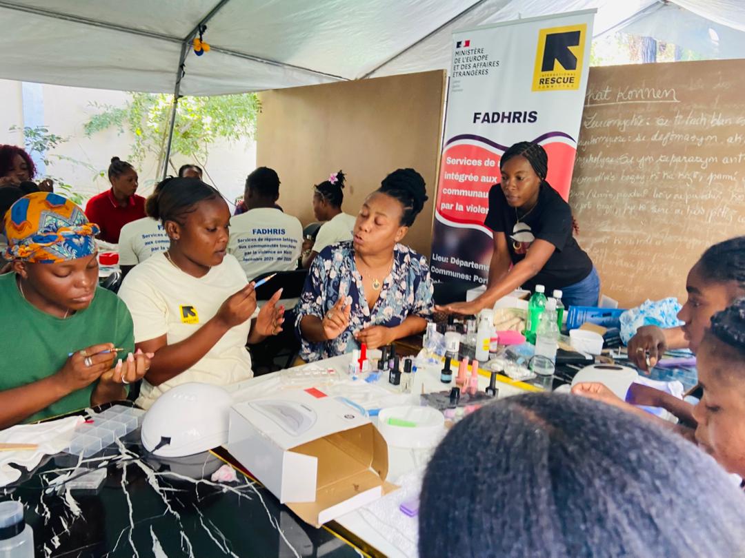 Services de reponse intégrée aux communautés touchées par la violence en Haiti", financé par l'International Rescue Committee (IRC) avec la participation du Ministère de l'Europe et des Affaires Etrangères.